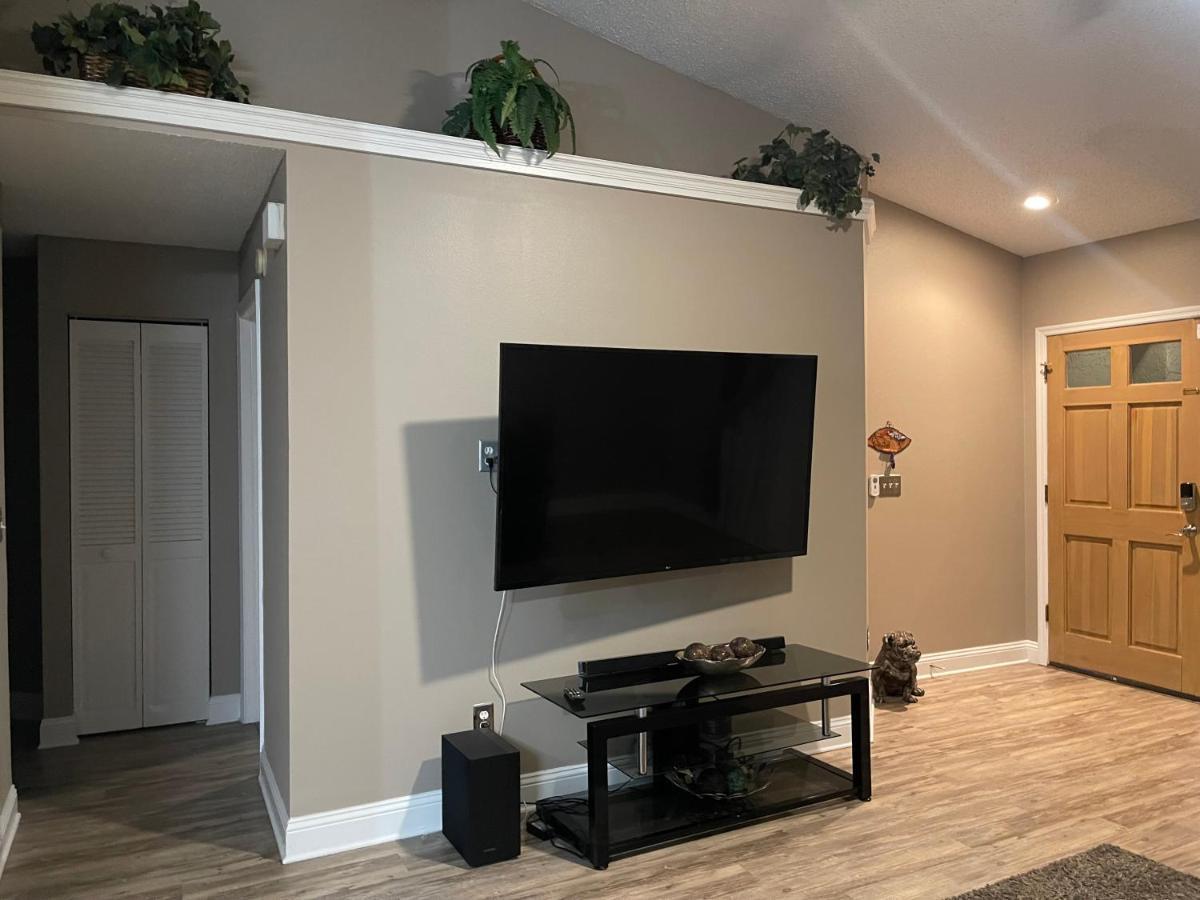 Cozy 3 Bedroom Home Close To Everything In Tampa! Exteriör bild